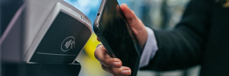 Mobile Payment using Payment Terminal. Picture taken by Jonas Leupe (www.brandstof.cc) for In The Pocket (www.inthepocket.com)